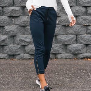 Brand new Navy Peak Zipper Joggers (Short) 24"